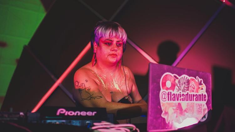 A DJ Flávia Durante, que se apresenta no Festival Feminino, em São Paulo, sábado (25) e domingo (26)