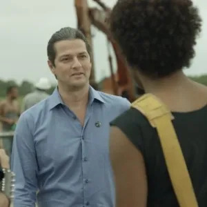 Marcelo Serrado como Roberto Medina em cena do filme "Se a Vida Começasse Agora" - Divulgação