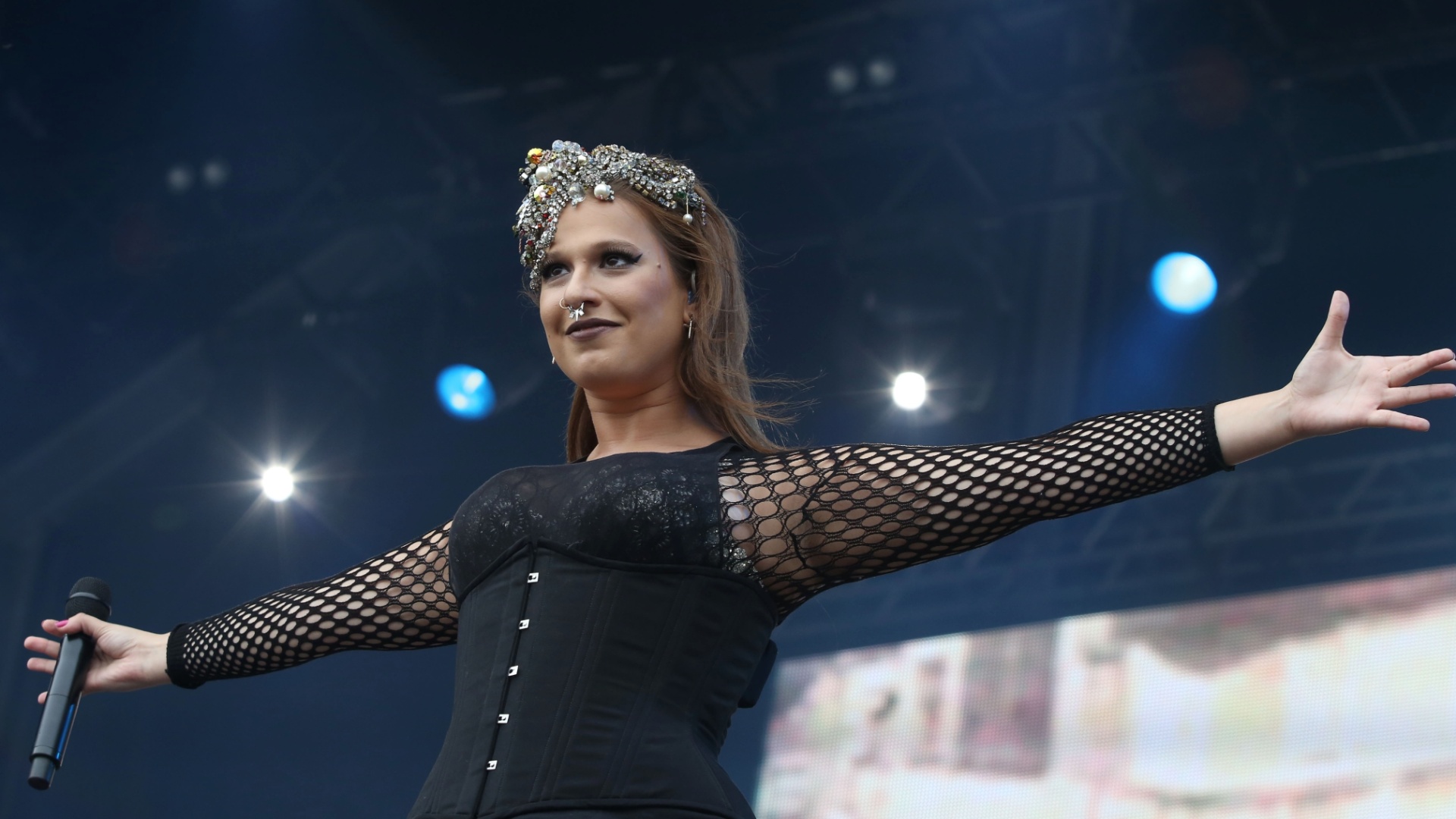 20.set.2015 - Alice Caymmi abre o terceiro dia do festival Rock in Rio 2015 no palco Sunset. A cantora, que é neta do compositor e cantor Caymmi, fez diversos covers interessantes, além de cantar músicas dos seus dois álbuns. - Marco Antônio Teixeira/UOL