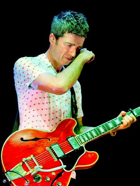 9.set.2017 - Noel Gallagher chorou no show beneficente "We Are Manchester", no Manchester Arena - Getty Images