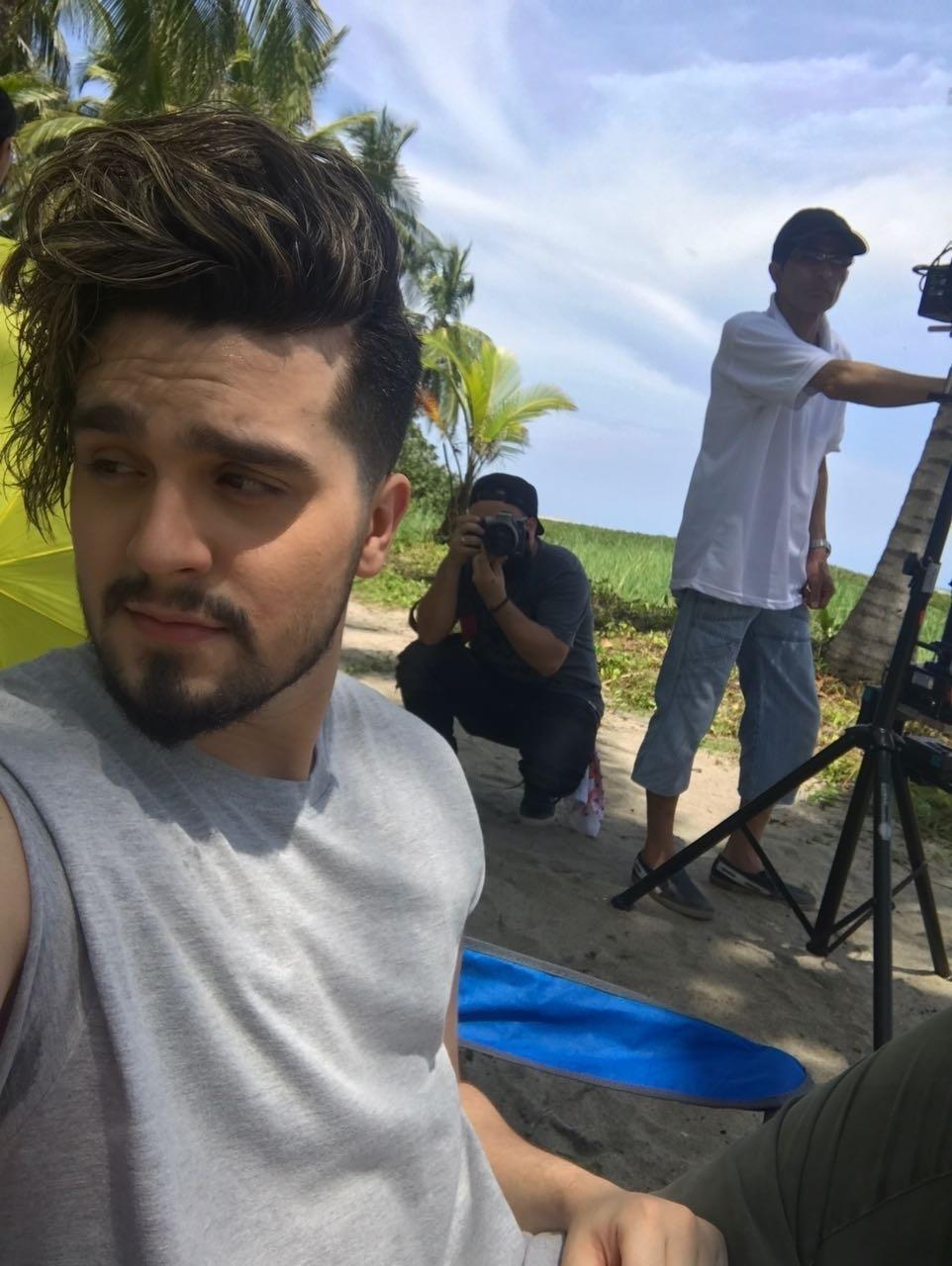 De novo visual, Luan Santana grava clipe na Colômbia - Divulgação