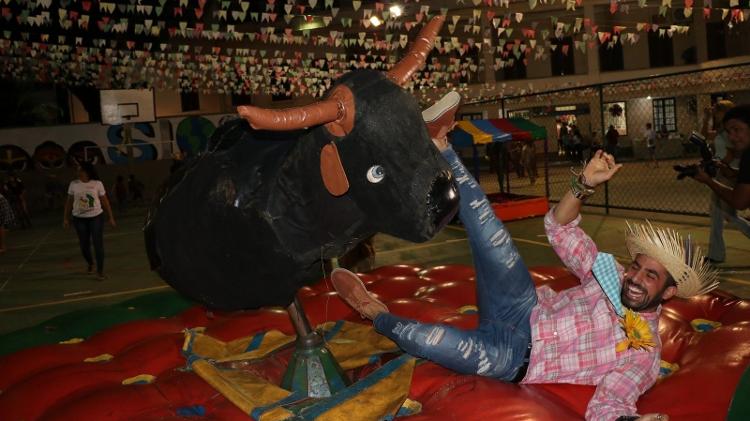 Casório junino: Ex-BBBs Breno e Paula se casam em arraiá  - AgNews - AgNews