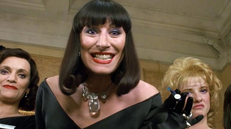 Anjelica Huston em cena de Convenção das Bruxas (1990) - Reprodução - Reprodução