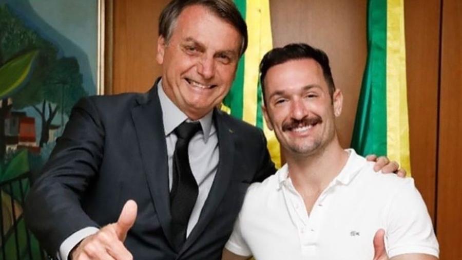 Jair Bolsonaro publica foto de encontro com Diego Hypolito - Reprodução/Facebook