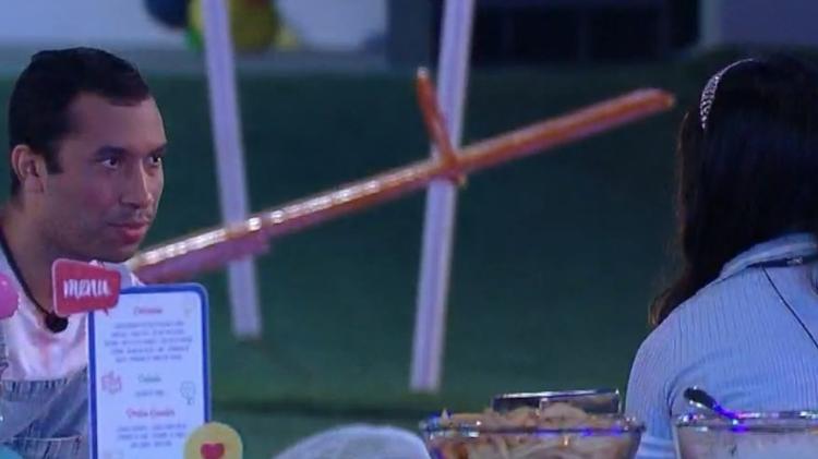 BBB 21: Juliette alerta Gilberto em festa - Reprodução/Globoplay - Reprodução/Globoplay