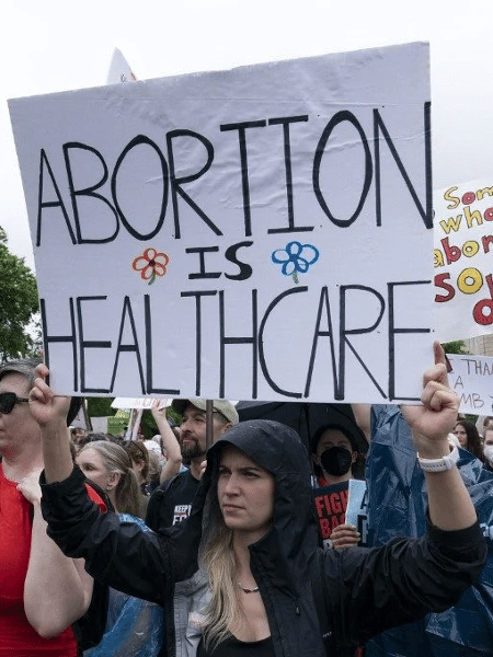 Manifestante em Washington reforça que aborto é questão de saúde pública - Jose Luis Magana/AFP