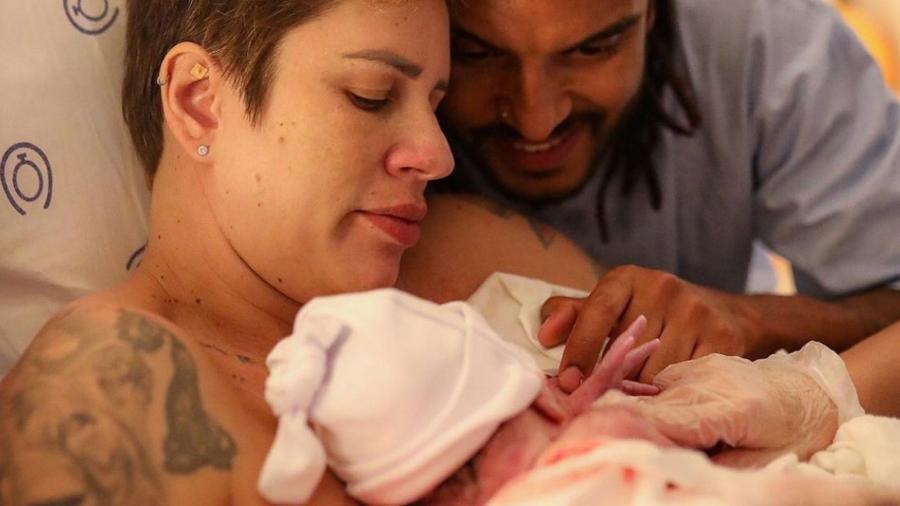 Nanda Terra e Mack David, do "Casamento às Cegas", anuncia nascimento do primeiro filho, Ben - Reprodução/Instagram