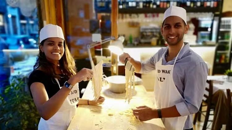 Além dos clássicos: há maior interesse em experiências, como uma de massa italiana e tiramissu em Roma, na Itália, por exemplo Além dos clássicos: há maior interesse em experiências, como uma de massa italiana e tiramissu em Roma, na Itália, por exemplo