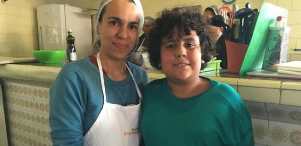 Fernanda e o filho Fernando passaram juntos por uma reeducação alimentar - BBC