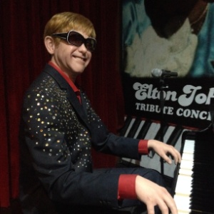 Elton John - Luna D'Alama/UOL - Luna D'Alama/UOL
