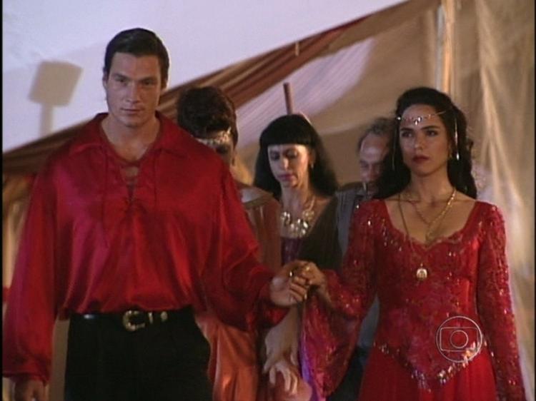 Ricardo Macchi como o cigano Igor em 'Explode Coração' - Reprodução - Reprodução