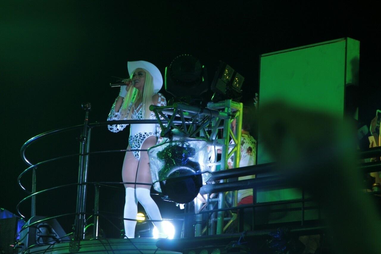 Pabllo Vittar no trio em Salvador - JC Pereira/AgNews