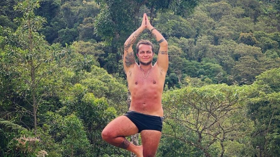 Thammy Miranda faz pose de ioga em pousada onde curte folga - Reprodução/Instagram