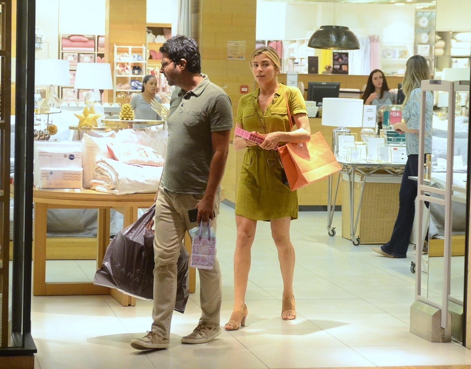 Grazi Massafera vai às compras em shopping carioca - Webert Belício/Ag.News