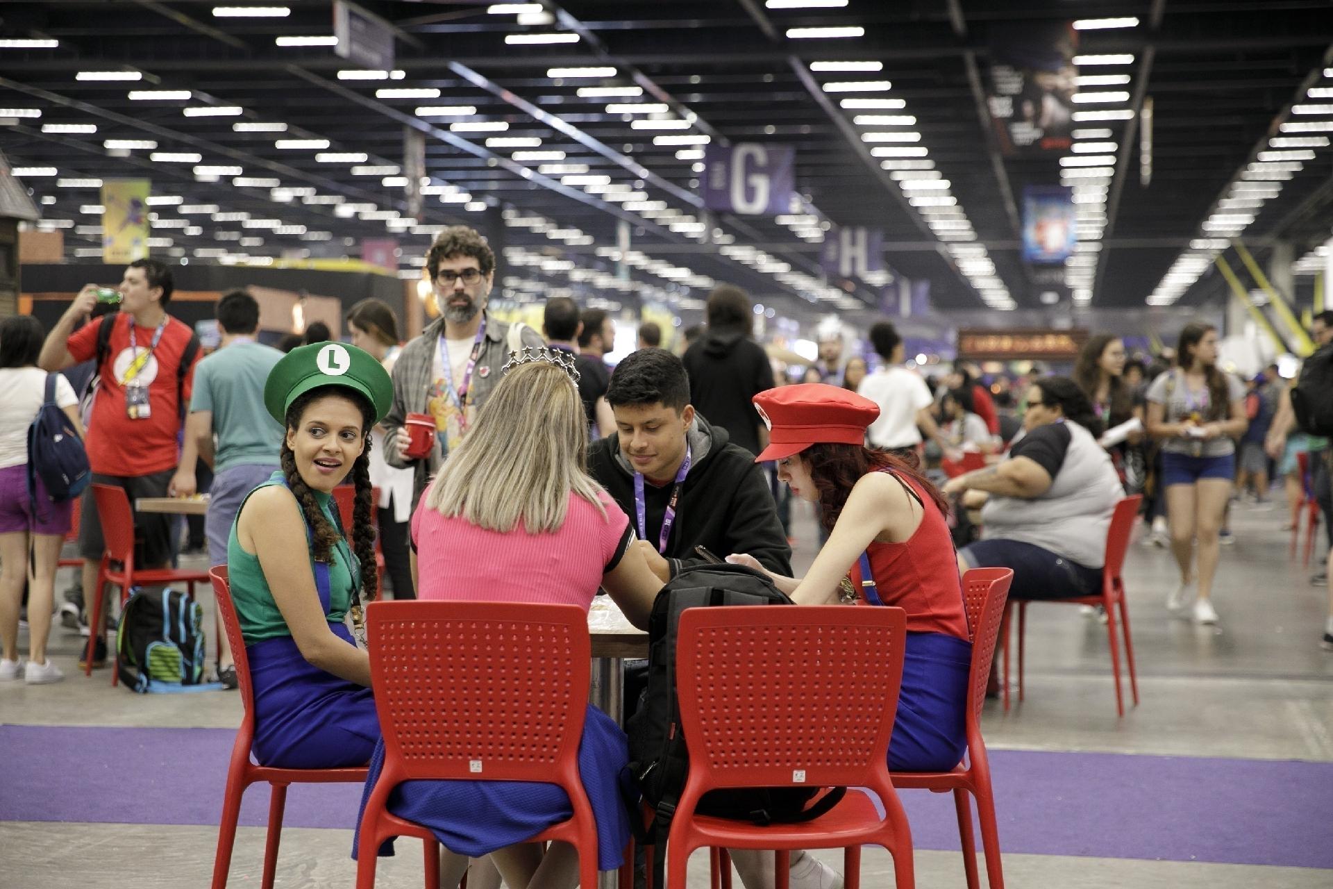 Cosplayers de Mario e Luigi na CCXP 2018 - Mariana Pekin/UOL