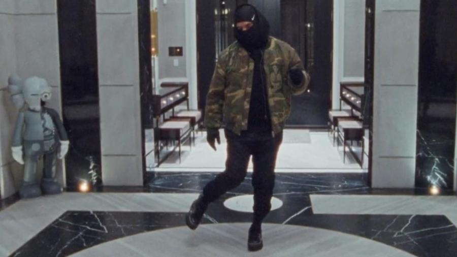 Drake no clipe de "Toosie Slide" - Reprodução