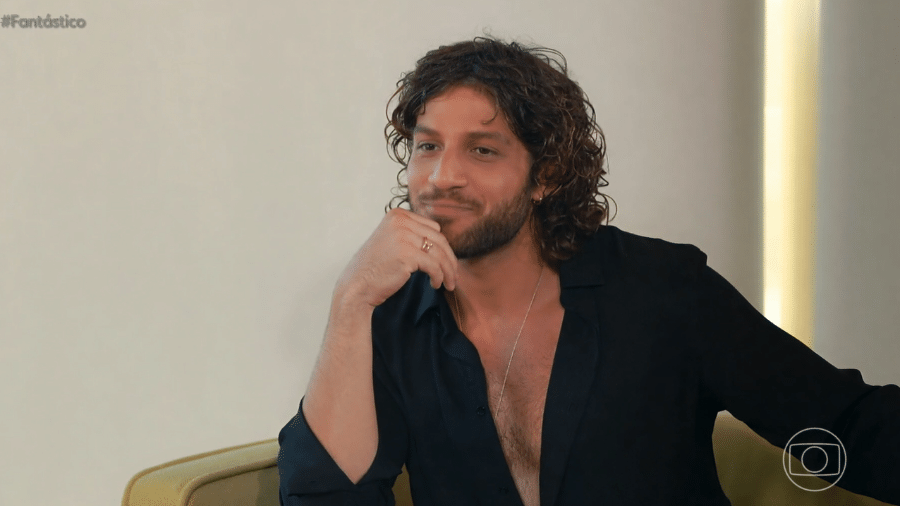 Chay Suede em entrevista ao Fantástico - Reprodução/Globo