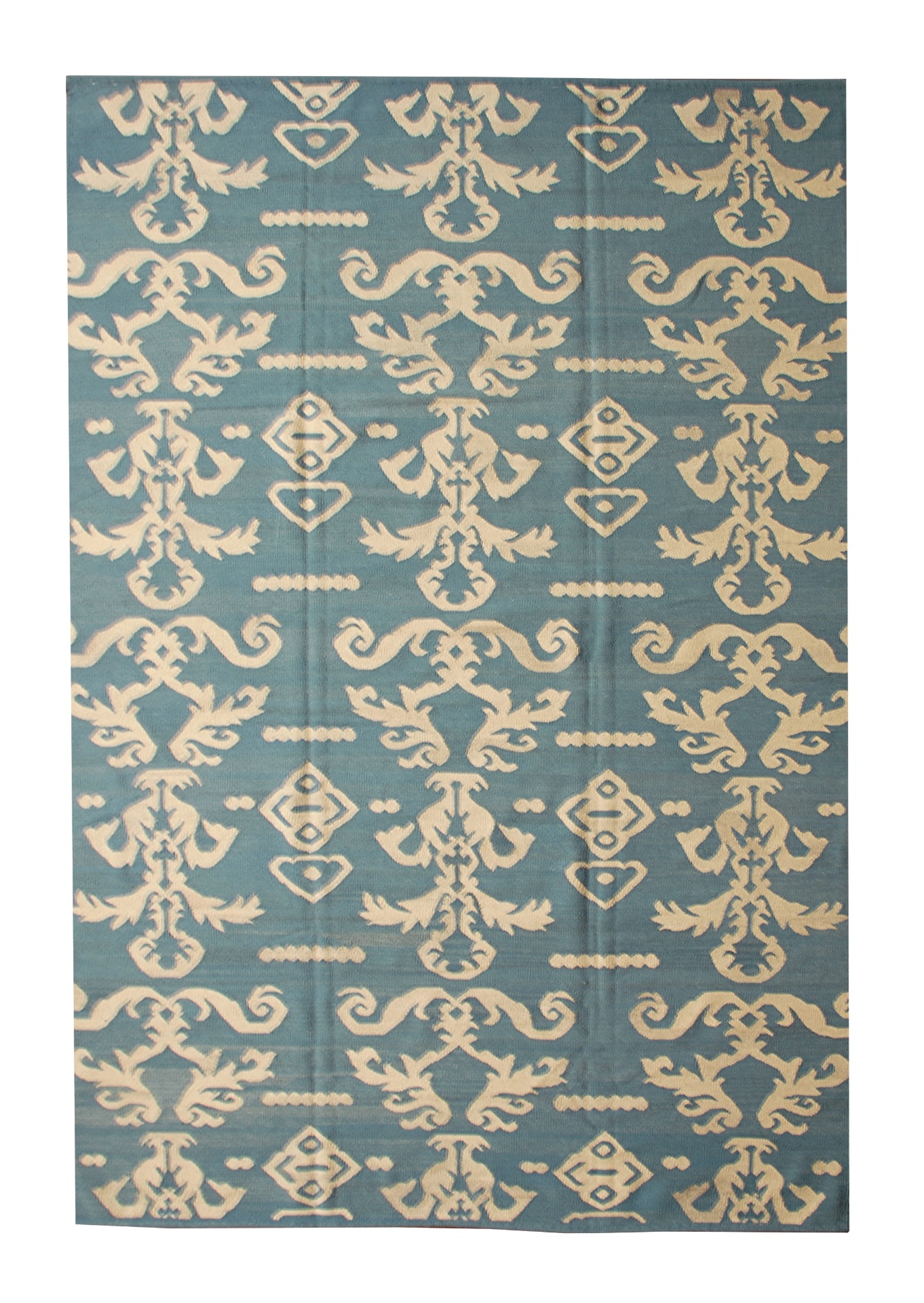 Produzido em lã e algodão, o tapete Kilim Ikat Lashmi Light Blue mede 1 m por 1,5 m e sai por R$ 1.200 na By Kamy (www.bykamy.com) I Preços pesquisados em julho de 2015 e sujeitos a alterações - Divulgação