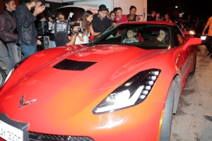 Mc Gui chega em carrão guiado pela irmã - Manuela Scarpa e Marcos Ribas/Brazil News - Manuela Scarpa e Marcos Ribas/Brazil News