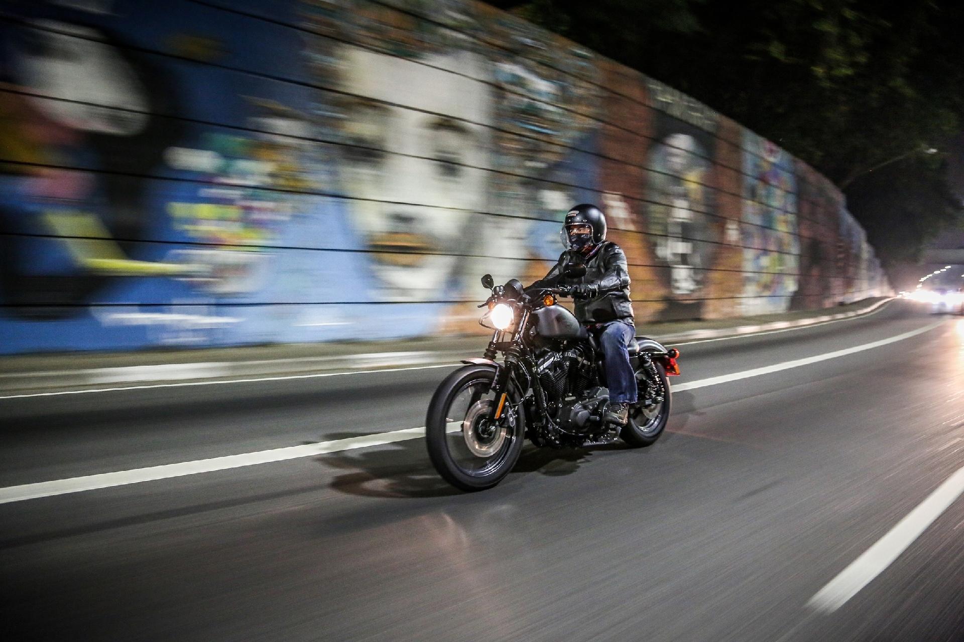 Harley-Davidson Iron 883 em São Paulo - Renato Durães/Infomoto