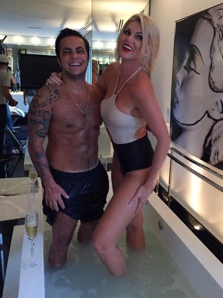 Thammy Miranda posa com Val Marchiori e mostra seu corpo definido - Divulgação - Divulgação