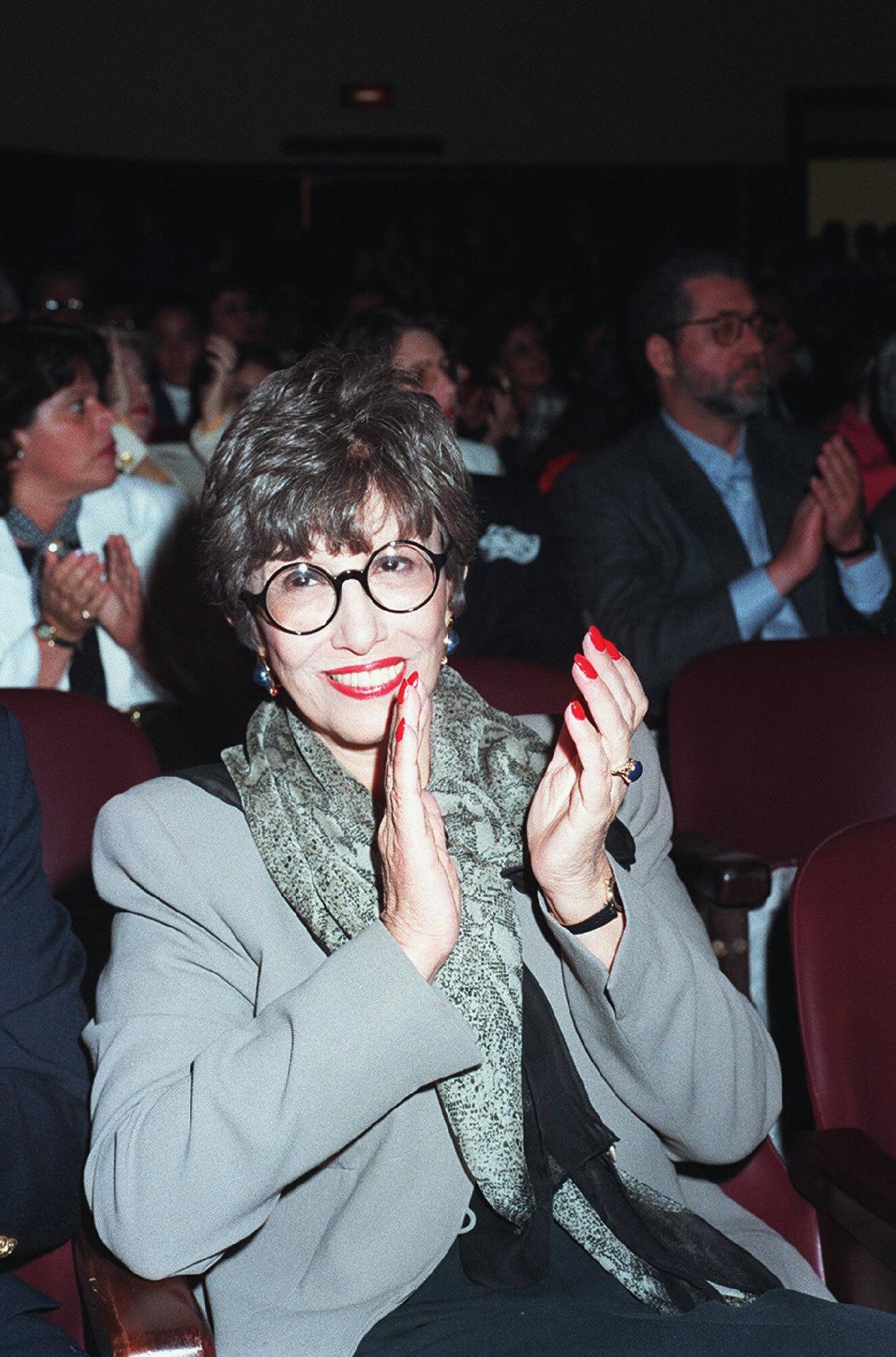 A atriz e produtora teatral Ruth Escobar no Teatro Caetano de Campos, em 1996 - Milton M. Flores - 18.jun.1996/Folhapress