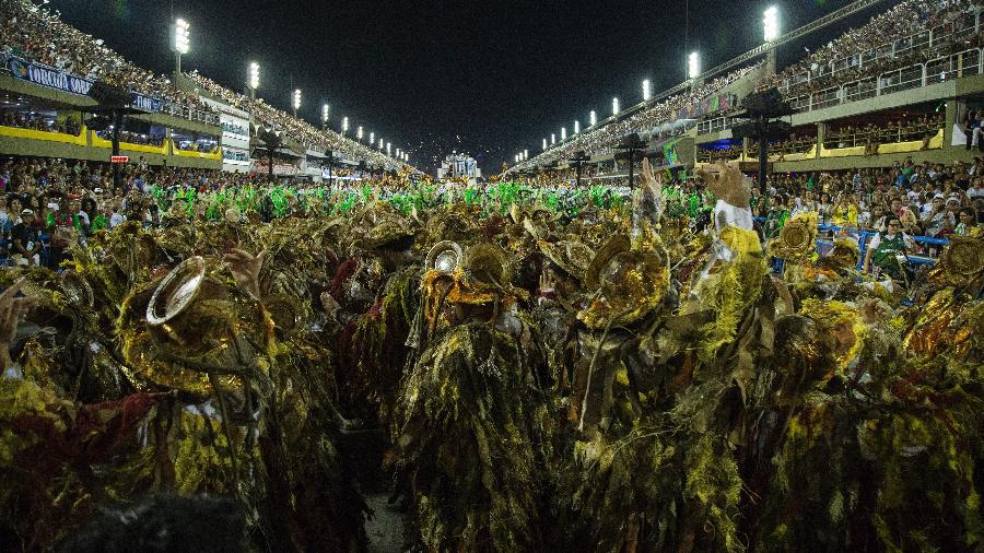 O desfile da Beija-Flor, atual campeã do Carnaval do Rio de Janeiro - Júlio César Guimarães