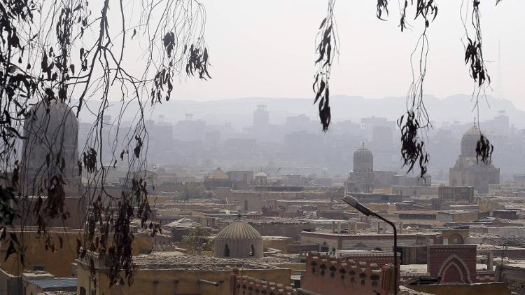 Paisagem da Cidade dos Mortos, cemitério do Cairo onde vivem milhares de pessoas - REUTERS/Amr Abdallah Dalsh - REUTERS/Amr Abdallah Dalsh