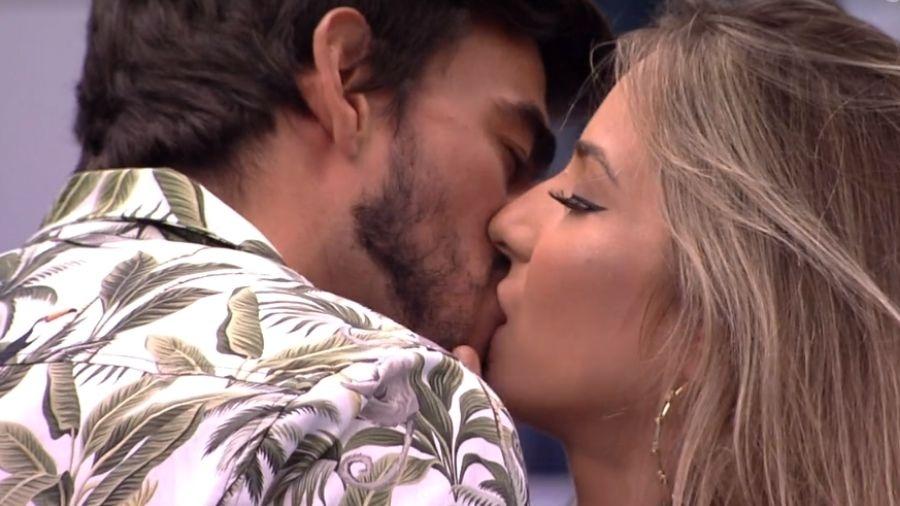 BBB 20: Gabi e Guilherme se beijam - Reprodução/Globoplay