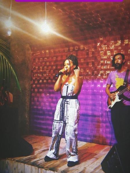 Larissa Luz se apresenta na abertura da Casa Respeita as Mina - Reprodução/ Instagram