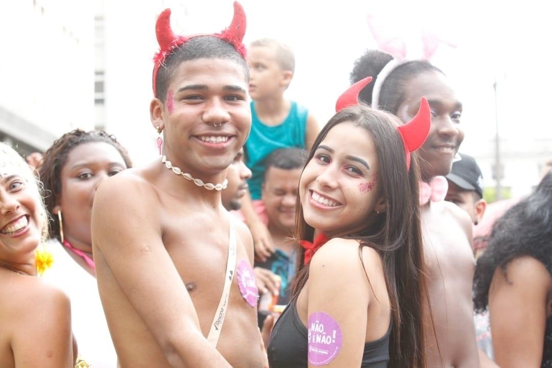 Foliões se divertem durante o Bloco da Anitta - Marcelo de Jesus/UOL