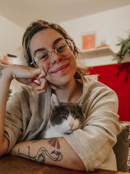 Jeska Grecco conta que já passou apuros gravando podcast em casa, com os gatos - Reprodução/Instagram