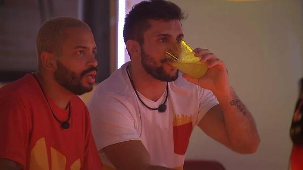 BBB 21: Projota dá bronca em Arthur por falar de amigas de Viih Tube - Reprodução/Globoplay