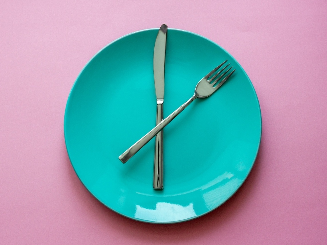 Nutricionista ou nutrólogo: qual especialidade procurar para montar dieta?