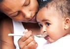 Nestlé adiciona açúcar em produtos para bebês em países pobres, diz ONG - iStock