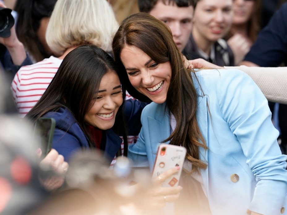 Jogos de Princesas Grávidas Tiram uma Selfie no Meninas Jogos