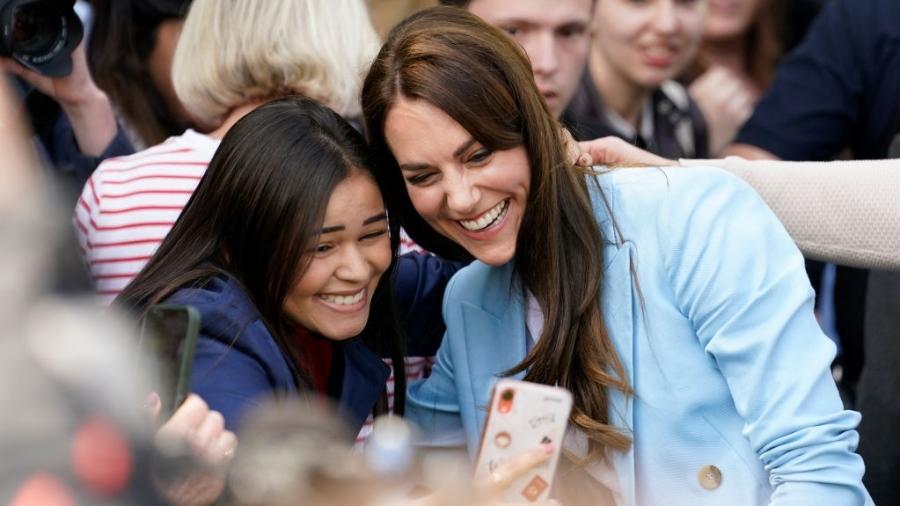 Kate Middleton posa para selfie com jovem em Windsor - Andrew Matthews-WPA Pool/Getty Images