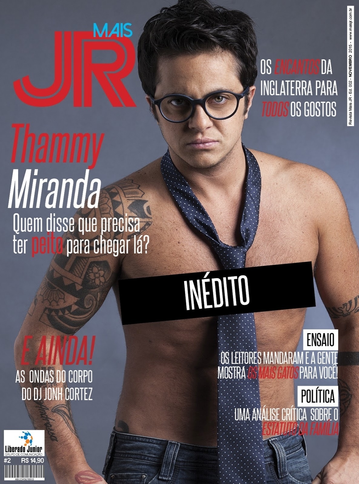 27.out.2015- Thammy Miranda posa sem camisa e de gravata para a edição de novembro da revista gay "Mais Jr". A capa traz a chamada: "Quem disse que precisa ter peito para chegar lá". Thammy fez uma cirurgia para a retirada das mamas em dezembro do ano passado - Divulgação