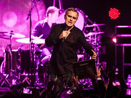 O cantor britânico Morrissey, ex-vocalista dos Smiths, durante turnê que passou por São Paulo em 2015 - Lucas Lima/UOL