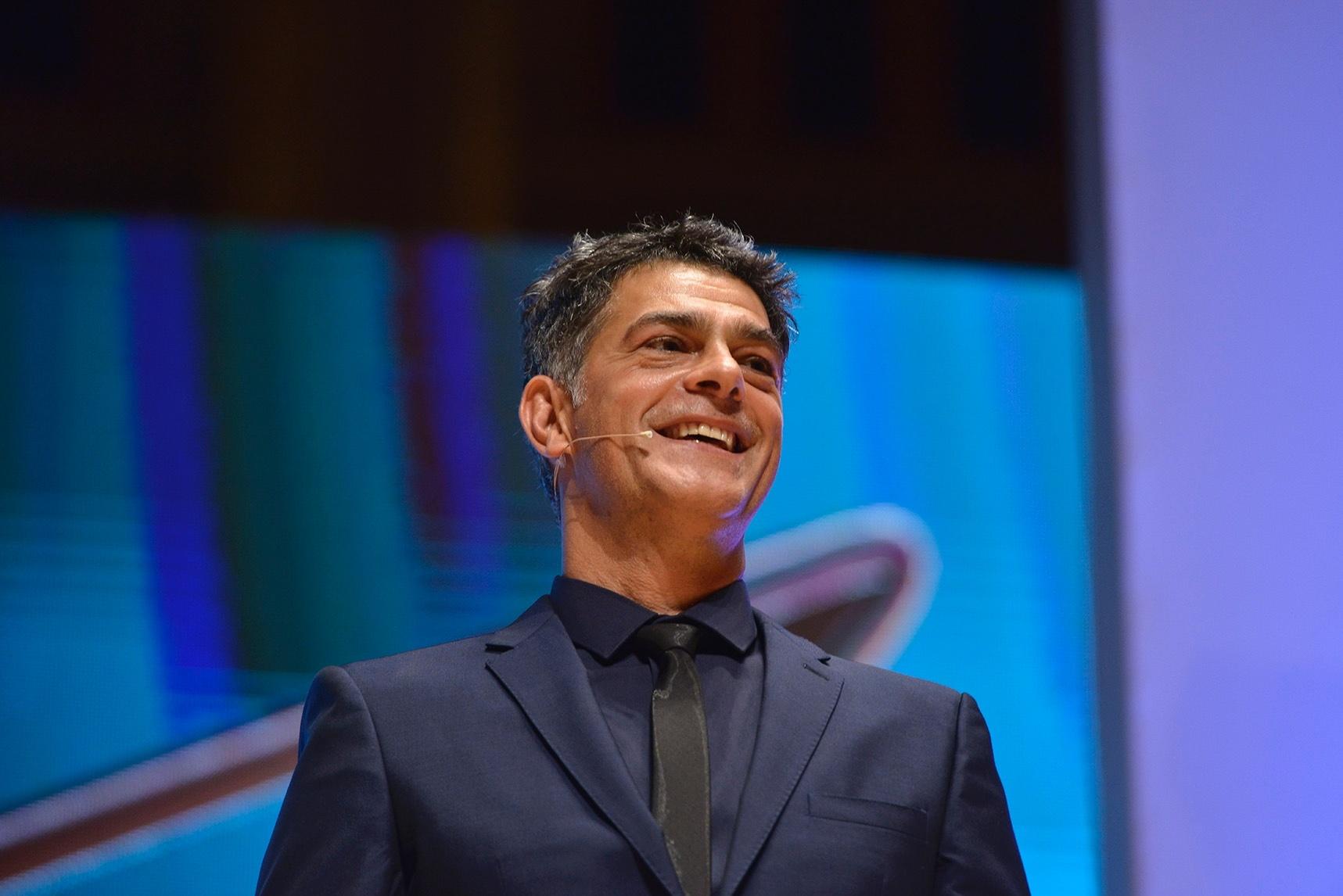 O mestre de cerimônias Eduardo Moscovis - Biofoto/Flavio Santana