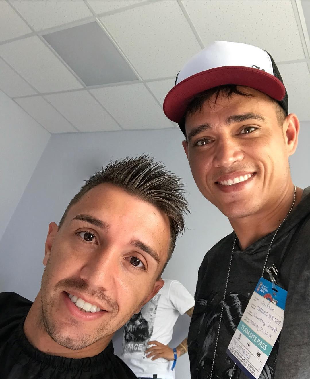 Neymar "empresta" seu cabeleireiro a jogadores do Uruguai - Reprodução/Instagram