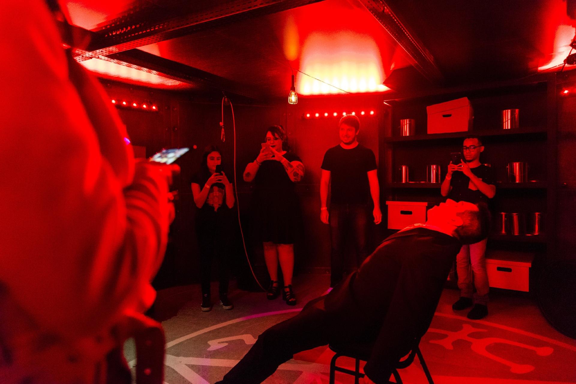 Casa Warner, atração do Warner Channel em São Paulo, tem sala inspirada na série "Supernatural" - Rafael Roncato/UOL