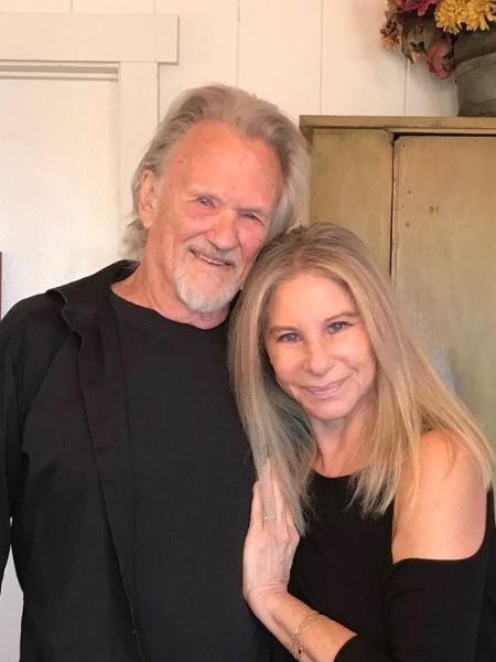 Kris Kristofferson e Barbra Streisand em foto divulgada pela cantora em abril - Reprodução/Instagram