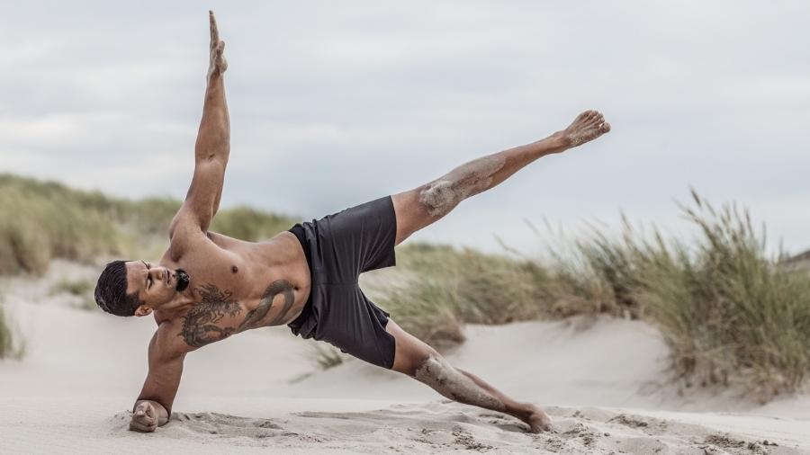 A ioga aumenta a força e a resistência muscular  - iStock
