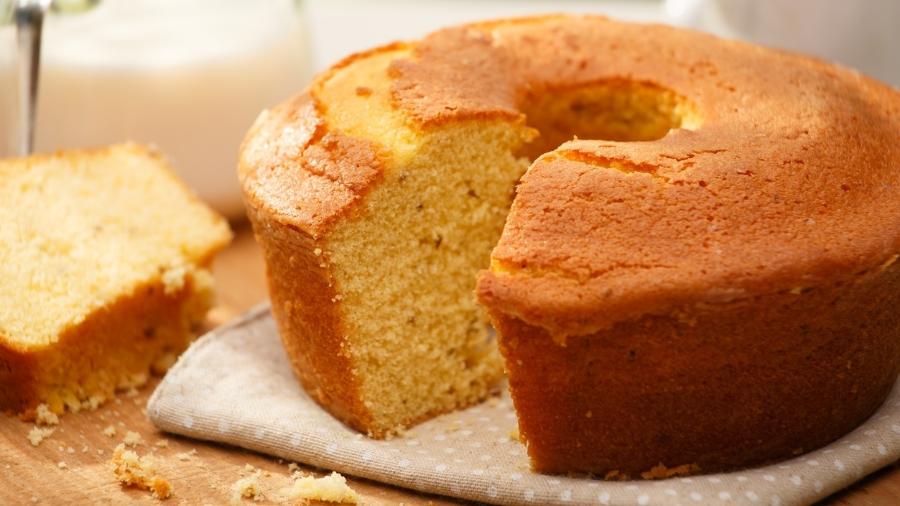 Bolo de fubá é ideal para ser acompanhando com um café fresquinho