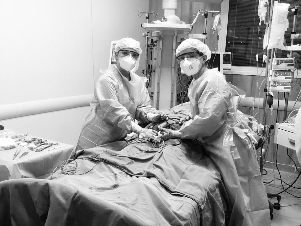 Médica que fez parto em UTI: "Medo não passa pela minha cabeça"