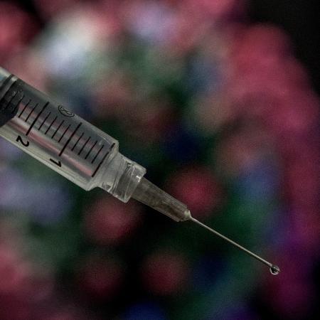 Vacina contra a covid-19 pode demorar até 2022 para ter 1 bilhão de doses em escala global - Robson Mafra/AGIF/Estadão Conteúdo