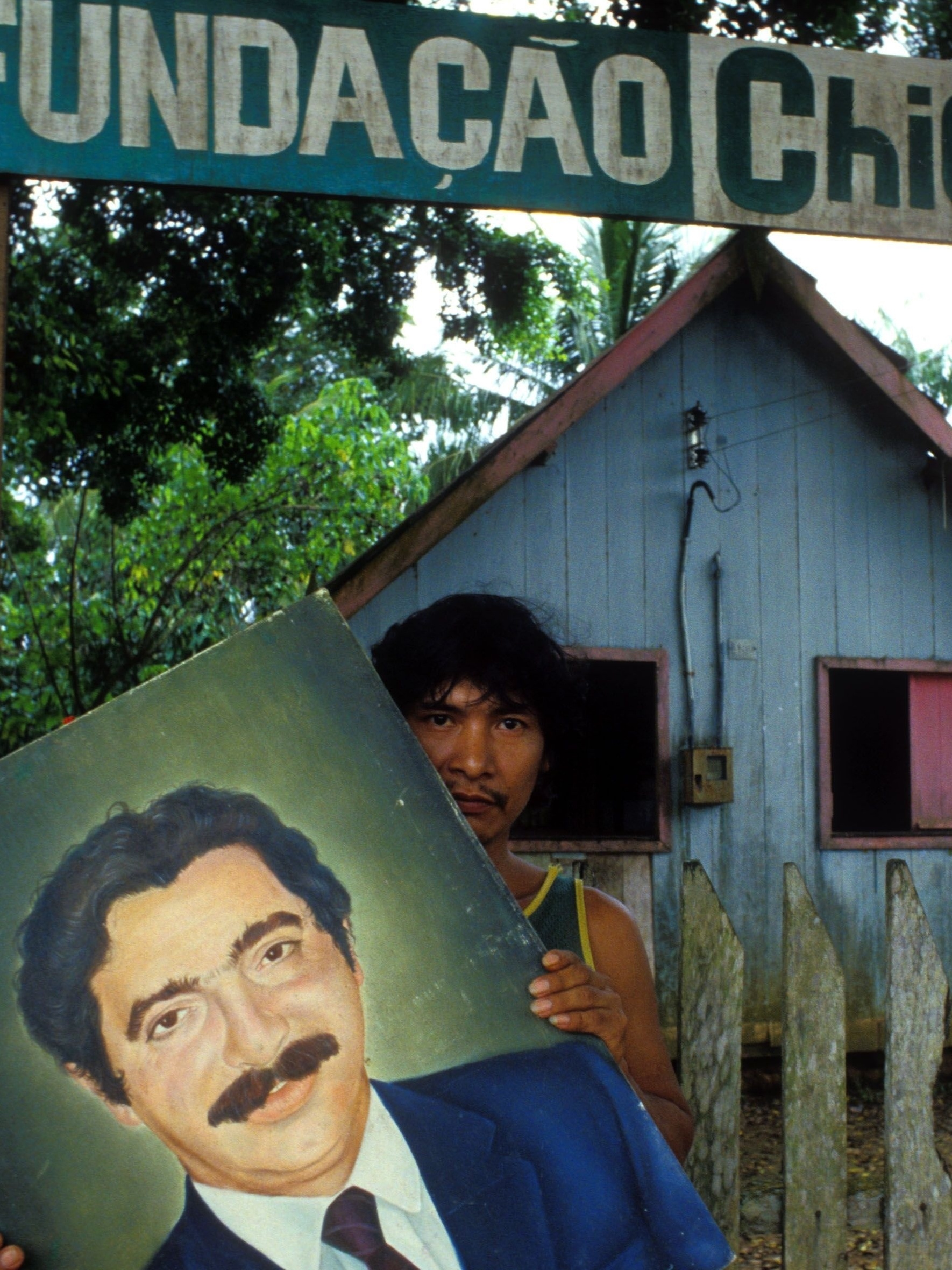 Chico Mendes: veja fotos do líder símbolo da luta pela defesa da Amazônia -  Fotos - UOL Educação