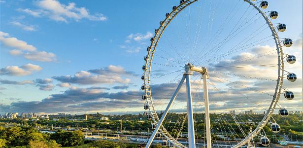 Roda Rico, a maior roda-gigante da América Latina, montada no parque Cândido Portinari, na zona oeste de São Paulo