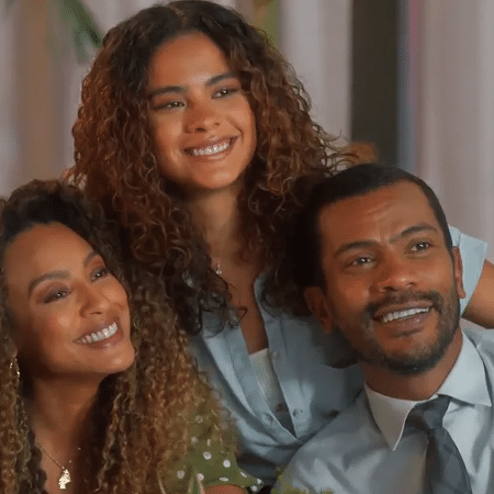 Sol (Sheron Menezzes), Jenifer (Bella Campos) e Ben (Samuel de Assis) em 'Vai na Fé'